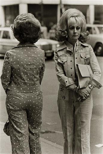 LOUIS STETTNER (1922-2016) Women from Texas, Fifth Avenue, New York. 1976.                                                                       